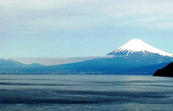 富岳群青からの富士山